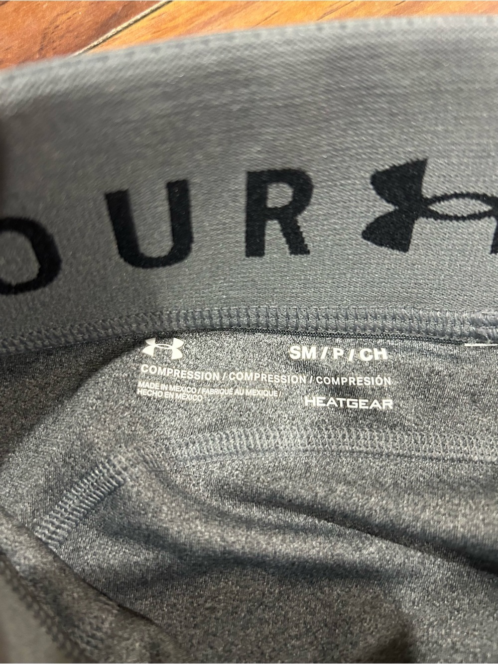 Under Armour Charcoal Gray Athletic Capri Leggings, Small - Picture 5 of 7